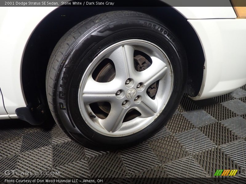 Stone White / Dark Slate Gray 2001 Dodge Stratus SE Sedan