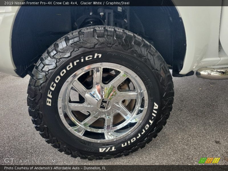 Glacier White / Graphite/Steel 2019 Nissan Frontier Pro-4X Crew Cab 4x4