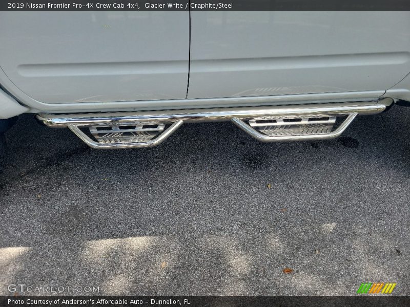 Glacier White / Graphite/Steel 2019 Nissan Frontier Pro-4X Crew Cab 4x4