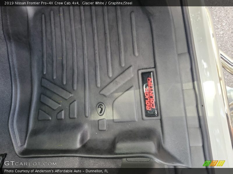 Glacier White / Graphite/Steel 2019 Nissan Frontier Pro-4X Crew Cab 4x4