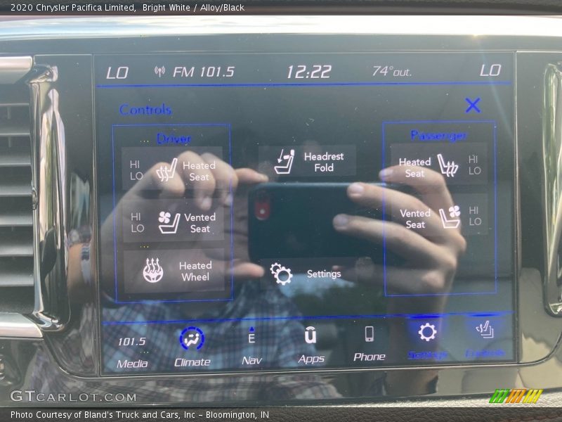 Bright White / Alloy/Black 2020 Chrysler Pacifica Limited