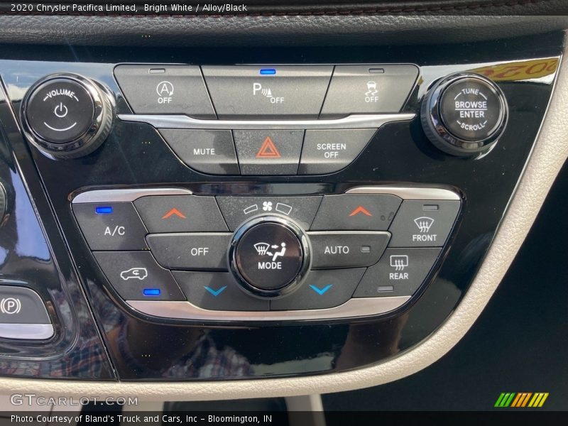 Bright White / Alloy/Black 2020 Chrysler Pacifica Limited