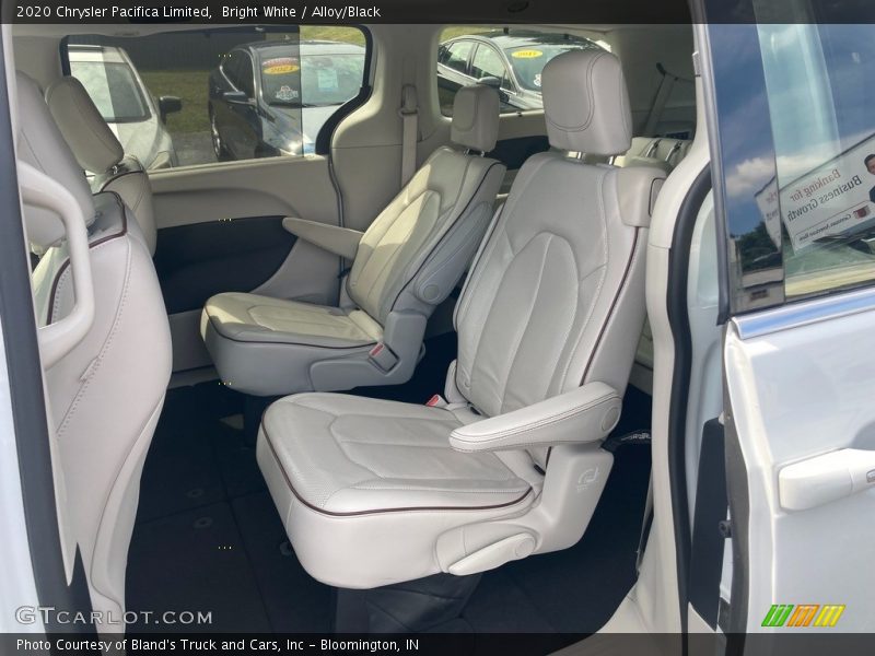 Bright White / Alloy/Black 2020 Chrysler Pacifica Limited