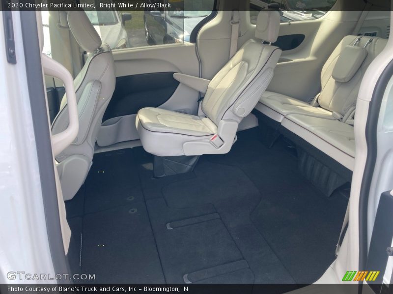 Bright White / Alloy/Black 2020 Chrysler Pacifica Limited