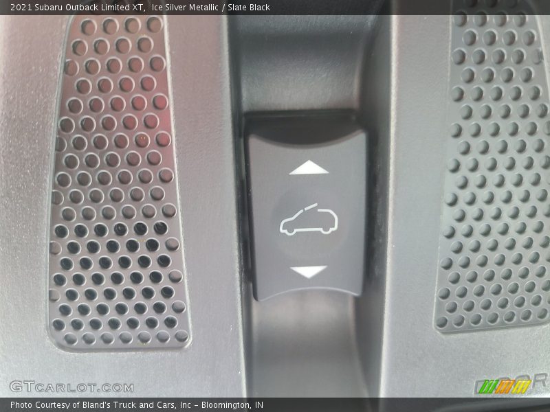 Ice Silver Metallic / Slate Black 2021 Subaru Outback Limited XT