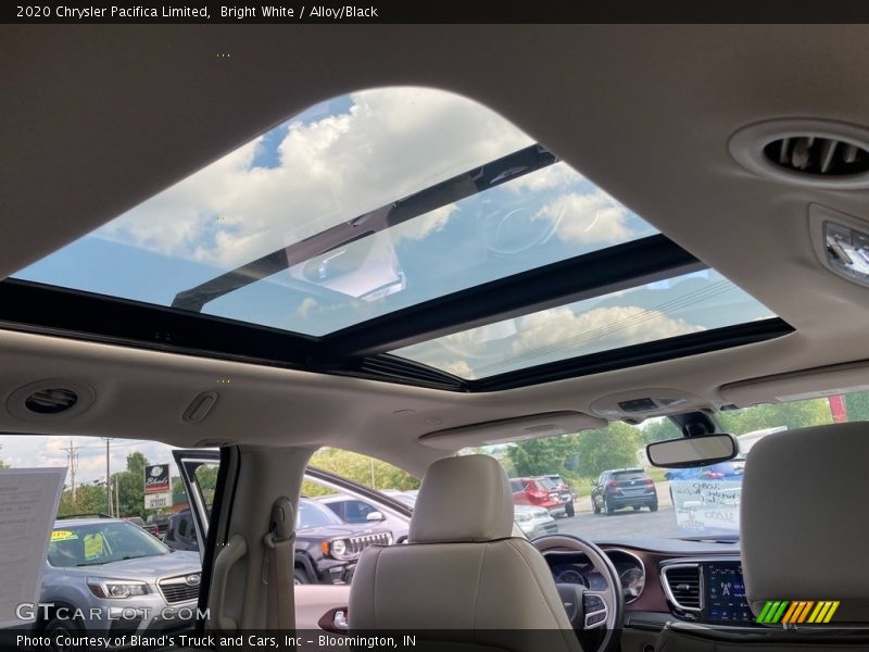 Bright White / Alloy/Black 2020 Chrysler Pacifica Limited