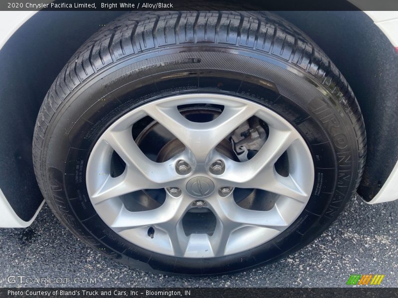 Bright White / Alloy/Black 2020 Chrysler Pacifica Limited