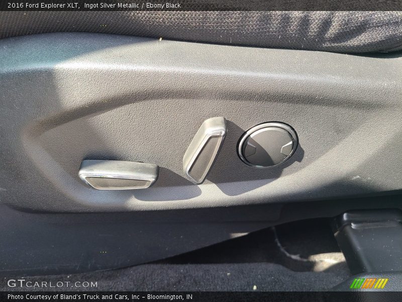 Ingot Silver Metallic / Ebony Black 2016 Ford Explorer XLT