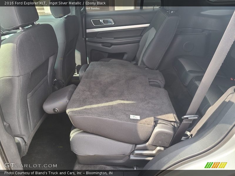 Ingot Silver Metallic / Ebony Black 2016 Ford Explorer XLT