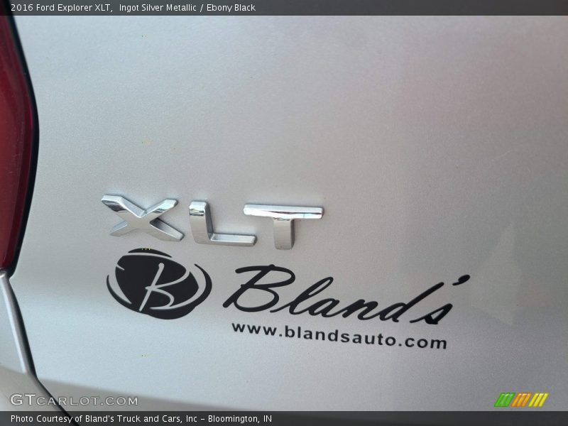Ingot Silver Metallic / Ebony Black 2016 Ford Explorer XLT