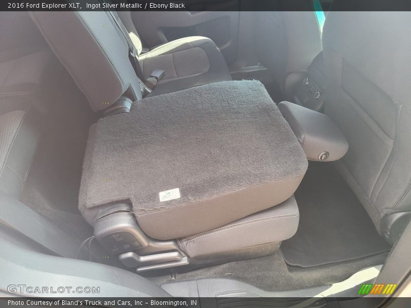 Ingot Silver Metallic / Ebony Black 2016 Ford Explorer XLT