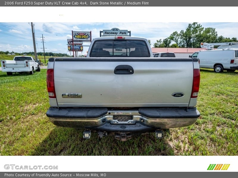 Dark Stone Metallic / Medium Flint 2006 Ford F250 Super Duty XLT Crew Cab 4x4