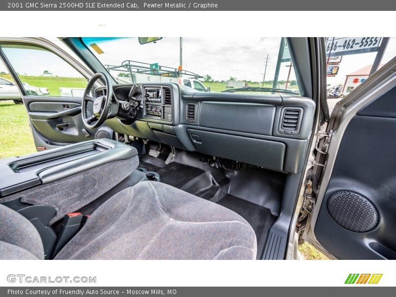 Dashboard of 2001 Sierra 2500HD SLE Extended Cab