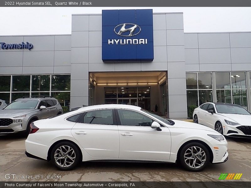 Quartz White / Black 2022 Hyundai Sonata SEL