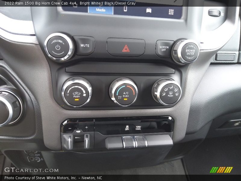 Bright White / Black/Diesel Gray 2022 Ram 1500 Big Horn Crew Cab 4x4