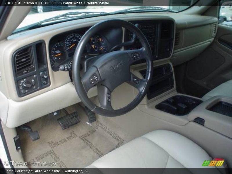 Summit White / Neutral/Shale 2004 GMC Yukon XL 1500 SLT