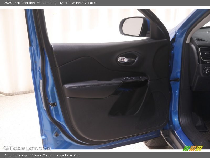 Hydro Blue Pearl / Black 2020 Jeep Cherokee Altitude 4x4