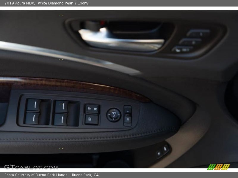 White Diamond Pearl / Ebony 2019 Acura MDX