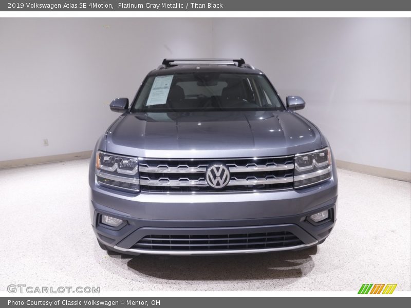 Platinum Gray Metallic / Titan Black 2019 Volkswagen Atlas SE 4Motion
