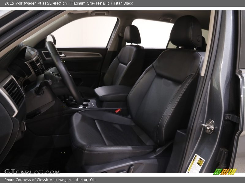 Platinum Gray Metallic / Titan Black 2019 Volkswagen Atlas SE 4Motion