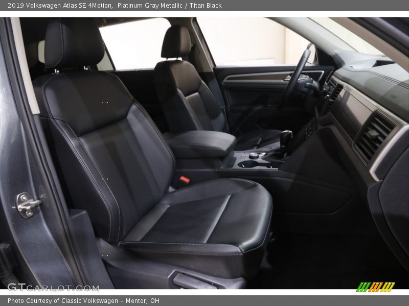 Platinum Gray Metallic / Titan Black 2019 Volkswagen Atlas SE 4Motion