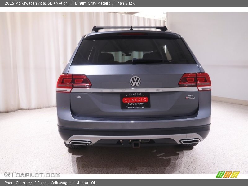 Platinum Gray Metallic / Titan Black 2019 Volkswagen Atlas SE 4Motion