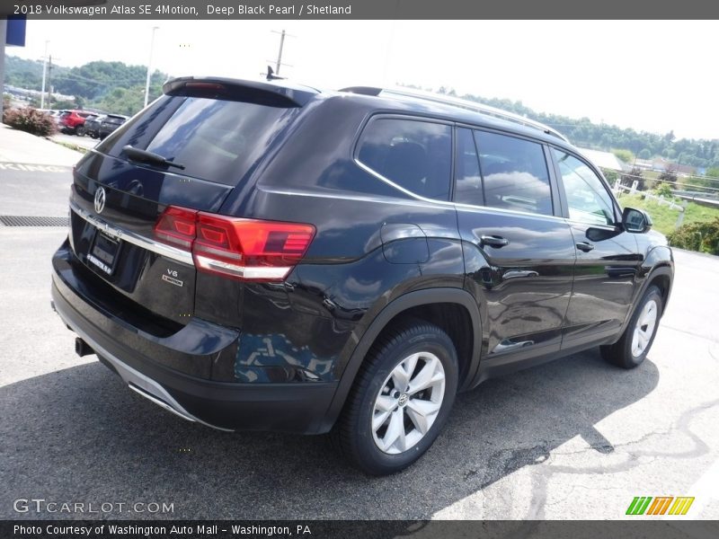 Deep Black Pearl / Shetland 2018 Volkswagen Atlas SE 4Motion