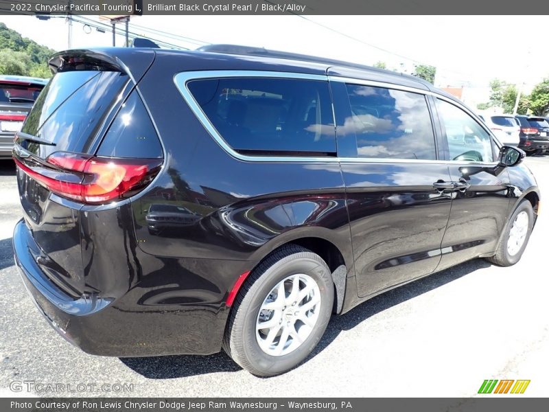 Brilliant Black Crystal Pearl / Black/Alloy 2022 Chrysler Pacifica Touring L