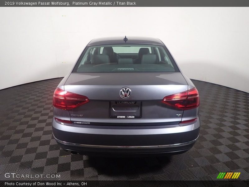 Platinum Gray Metallic / Titan Black 2019 Volkswagen Passat Wolfsburg