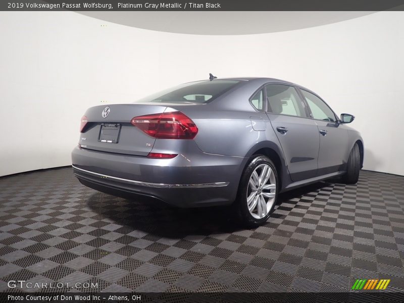 Platinum Gray Metallic / Titan Black 2019 Volkswagen Passat Wolfsburg