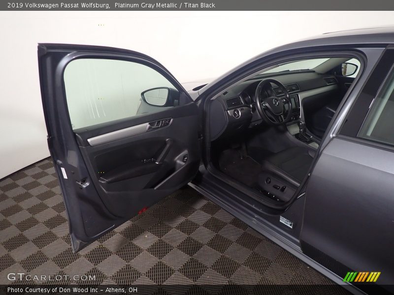 Platinum Gray Metallic / Titan Black 2019 Volkswagen Passat Wolfsburg