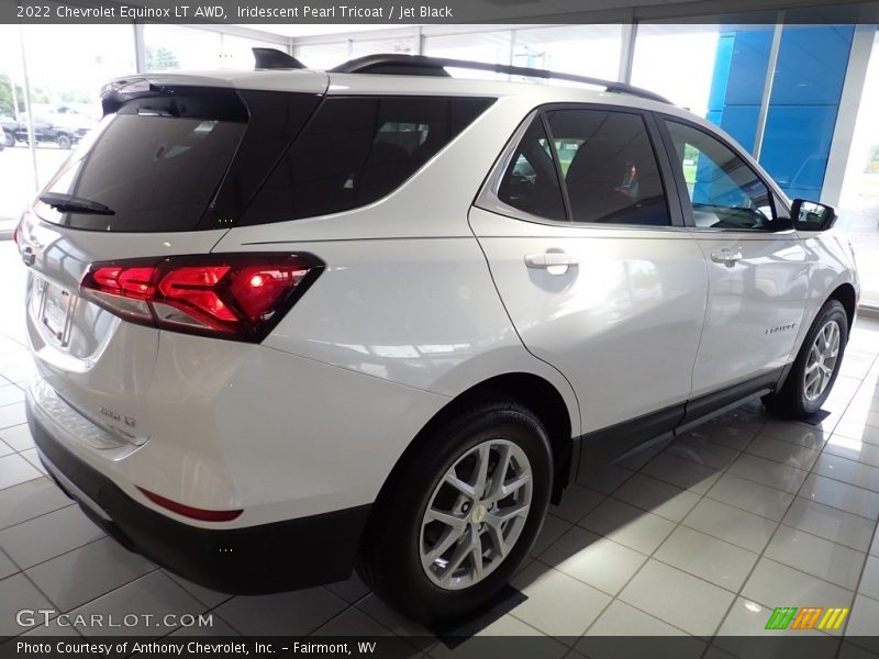 Iridescent Pearl Tricoat / Jet Black 2022 Chevrolet Equinox LT AWD