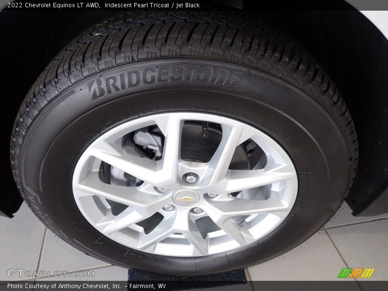 Iridescent Pearl Tricoat / Jet Black 2022 Chevrolet Equinox LT AWD