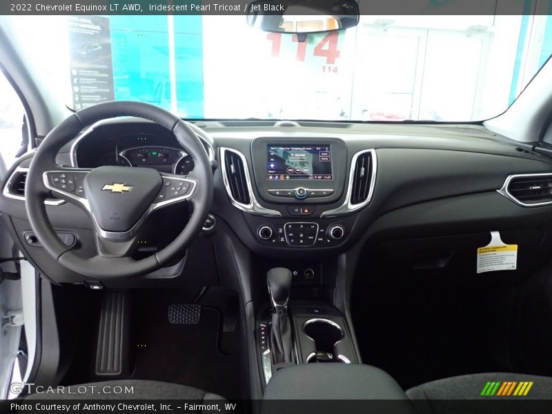 Iridescent Pearl Tricoat / Jet Black 2022 Chevrolet Equinox LT AWD