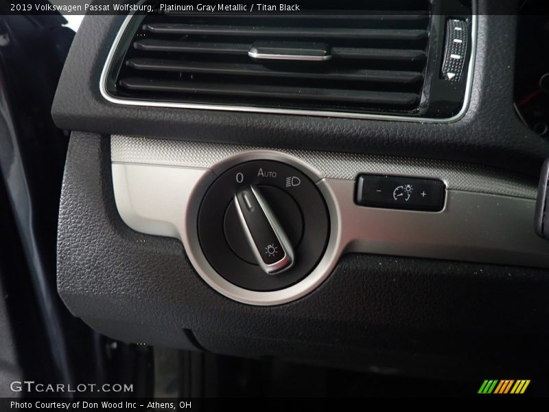 Platinum Gray Metallic / Titan Black 2019 Volkswagen Passat Wolfsburg