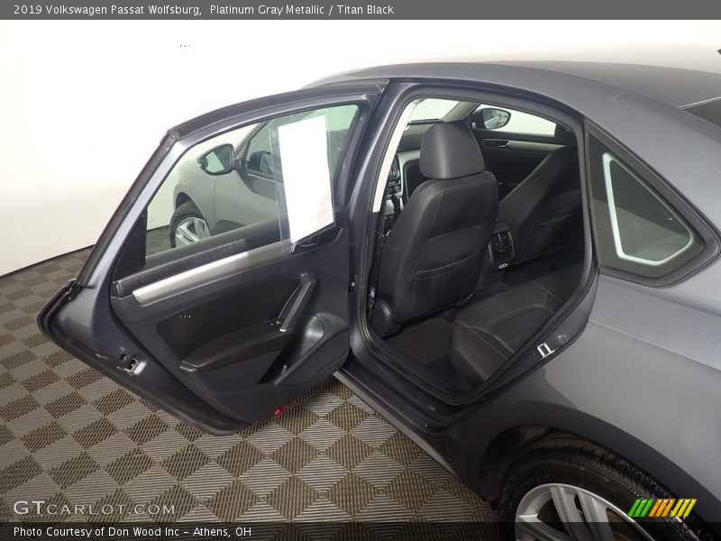 Platinum Gray Metallic / Titan Black 2019 Volkswagen Passat Wolfsburg