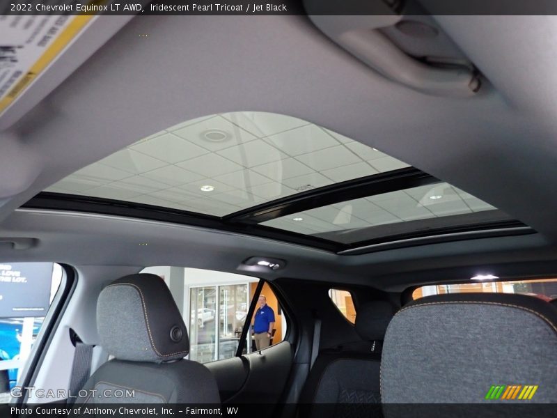 Iridescent Pearl Tricoat / Jet Black 2022 Chevrolet Equinox LT AWD