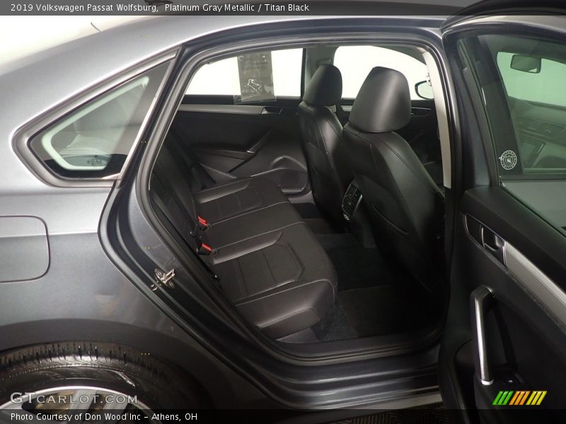 Platinum Gray Metallic / Titan Black 2019 Volkswagen Passat Wolfsburg
