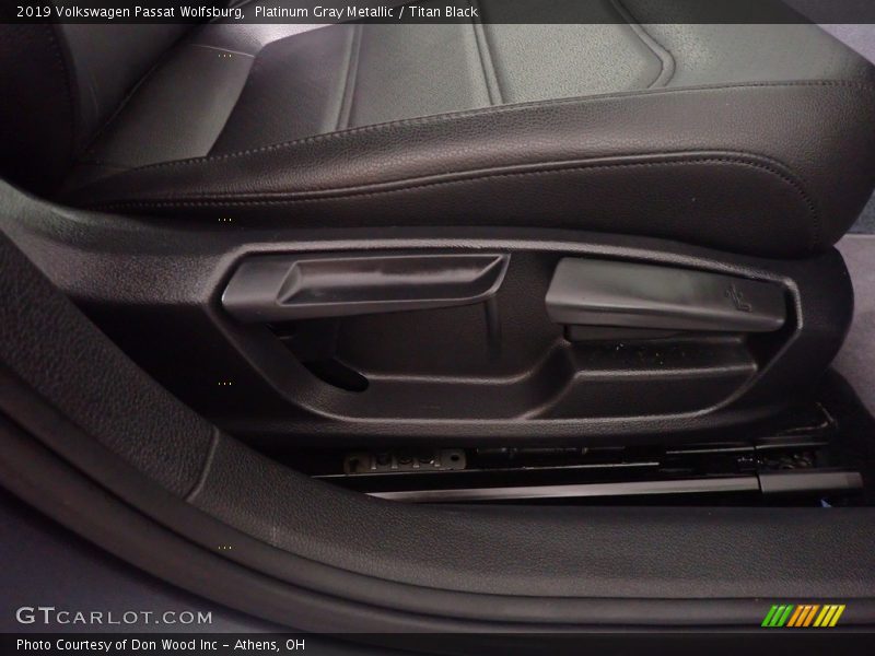 Platinum Gray Metallic / Titan Black 2019 Volkswagen Passat Wolfsburg