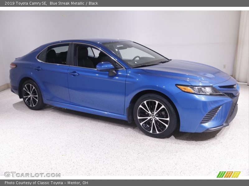 Blue Streak Metallic / Black 2019 Toyota Camry SE