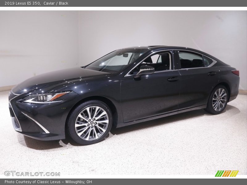 Front 3/4 View of 2019 ES 350