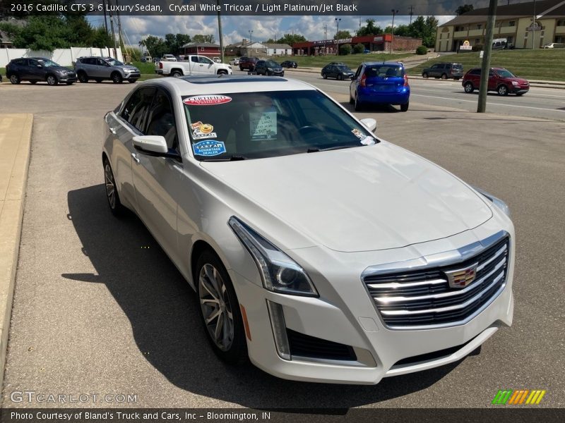 Front 3/4 View of 2016 CTS 3.6 Luxury Sedan