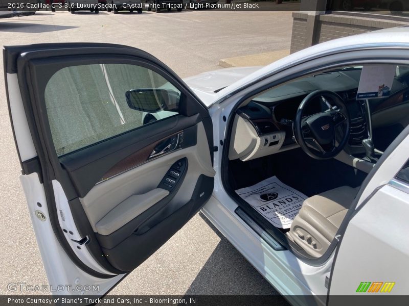 Crystal White Tricoat / Light Platinum/Jet Black 2016 Cadillac CTS 3.6 Luxury Sedan