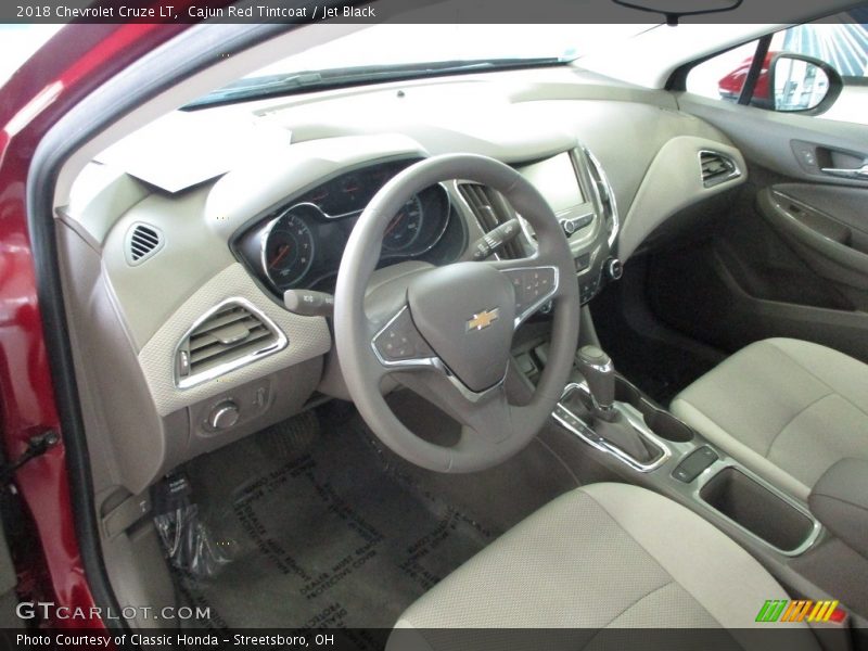 Cajun Red Tintcoat / Jet Black 2018 Chevrolet Cruze LT