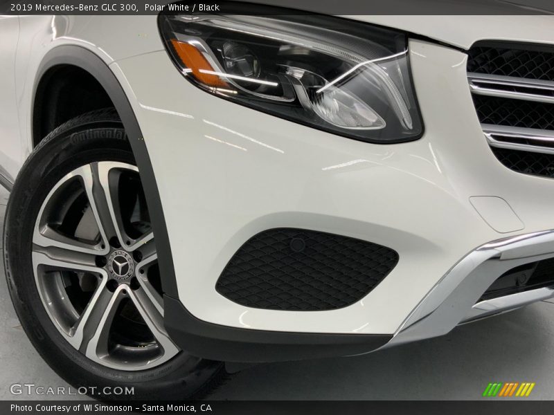 Polar White / Black 2019 Mercedes-Benz GLC 300
