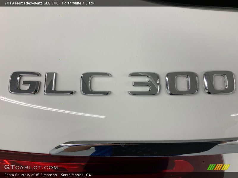 Polar White / Black 2019 Mercedes-Benz GLC 300
