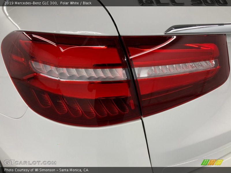 Polar White / Black 2019 Mercedes-Benz GLC 300