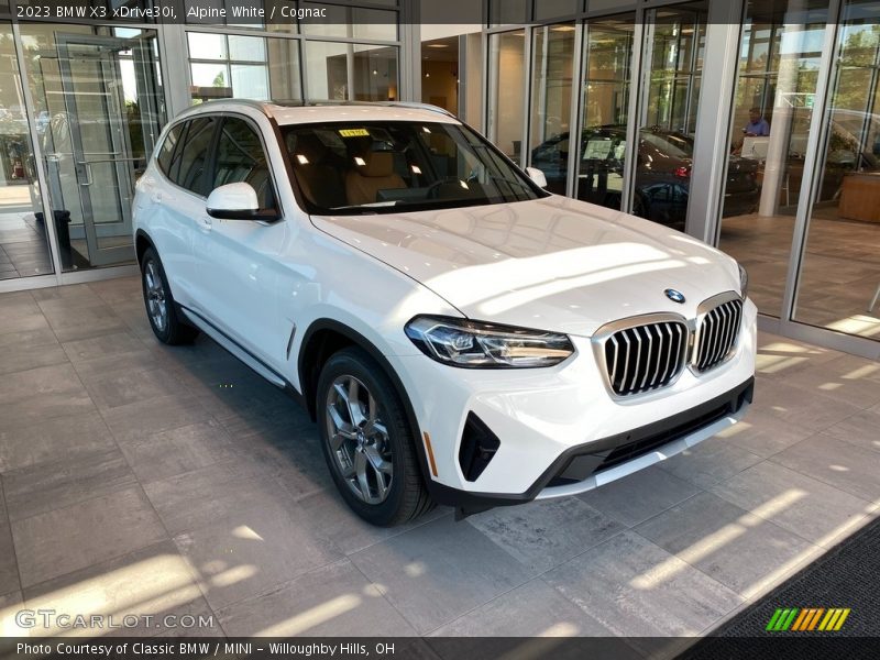 Front 3/4 View of 2023 X3 xDrive30i
