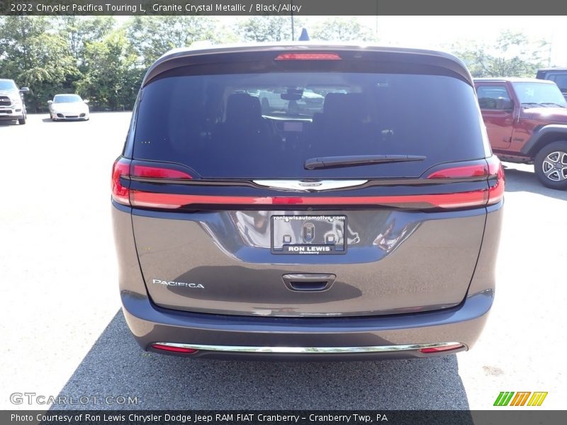 Granite Crystal Metallic / Black/Alloy 2022 Chrysler Pacifica Touring L