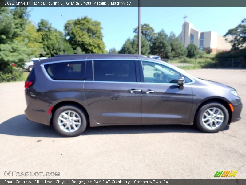 Granite Crystal Metallic / Black/Alloy 2022 Chrysler Pacifica Touring L